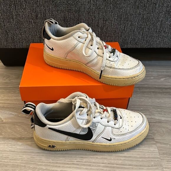 Nike Shoes  - Picture 1 of 11